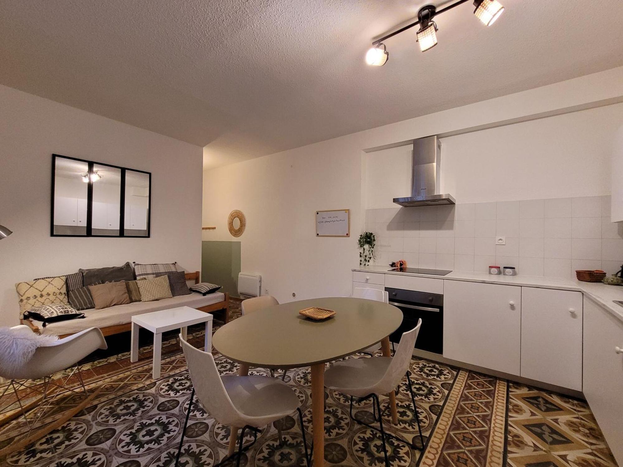 Apartment Vacances, Business & Etudiants